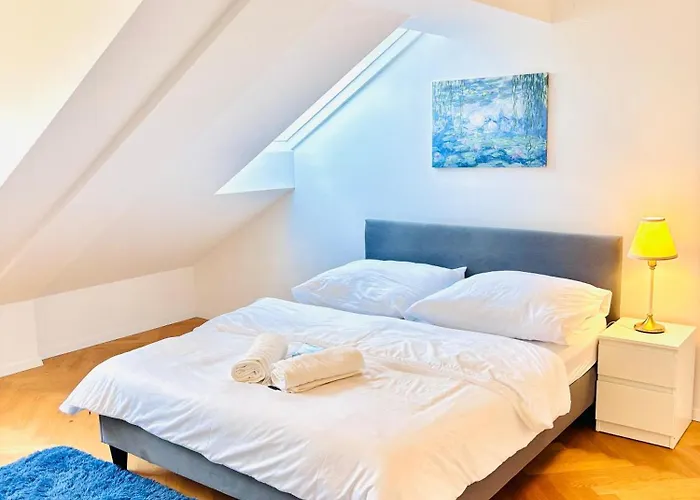 Simply Fourth Apartment